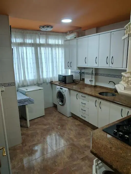 Bonito, Comodo Y Acogedor Piso En Malaga/Nice, Comfortable And Cozy Apartment In Malaga